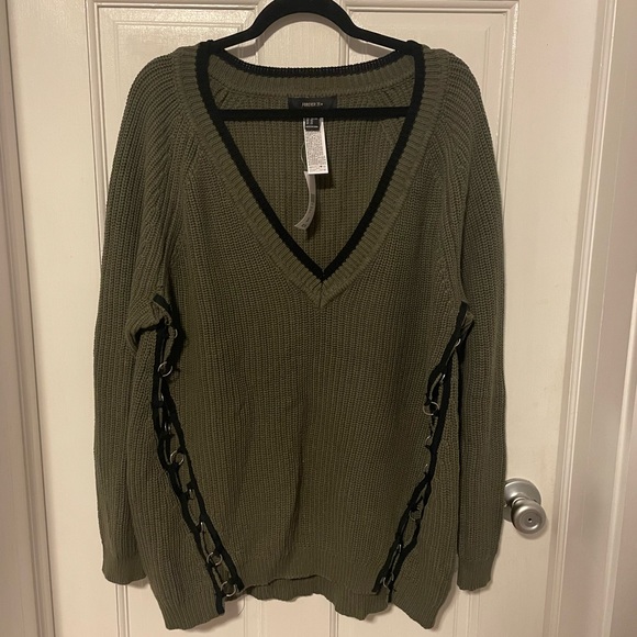 Brand new sweater - Picture 1 of 4